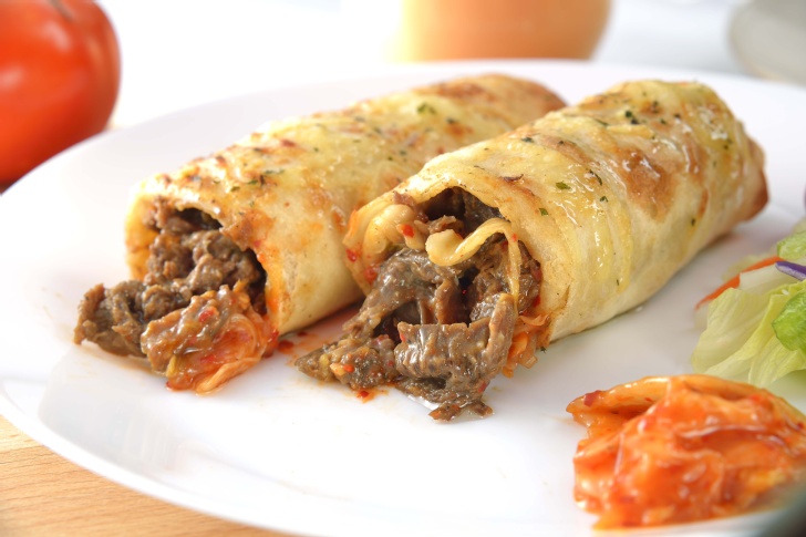 韩式泡菜牛肉卷1条 韩式泡菜猪肉卷1条